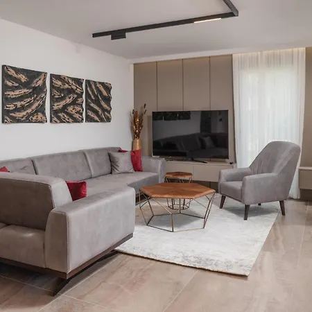 Lovely Home In Nin With Sauna Nyaraló